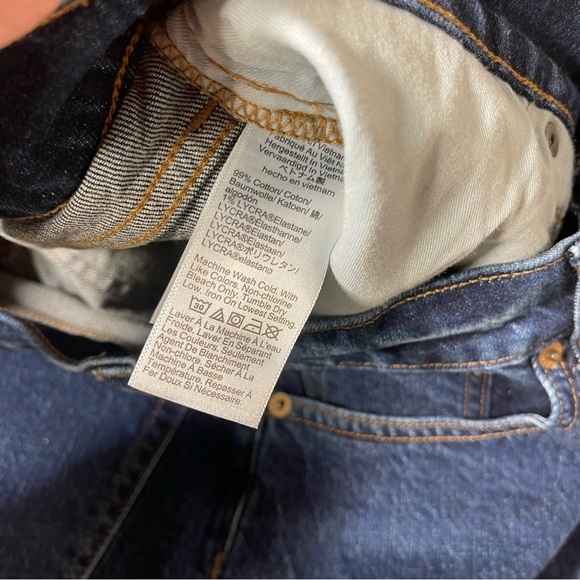 J Crew Curvy full-length wide-leg jean in all-day stretch
Jeans Women’s Size 26 - Picture 5 of 7